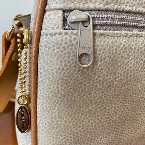 Vintage Saddle River 80's Tan Crossbody Bag - Picture 4 of 7